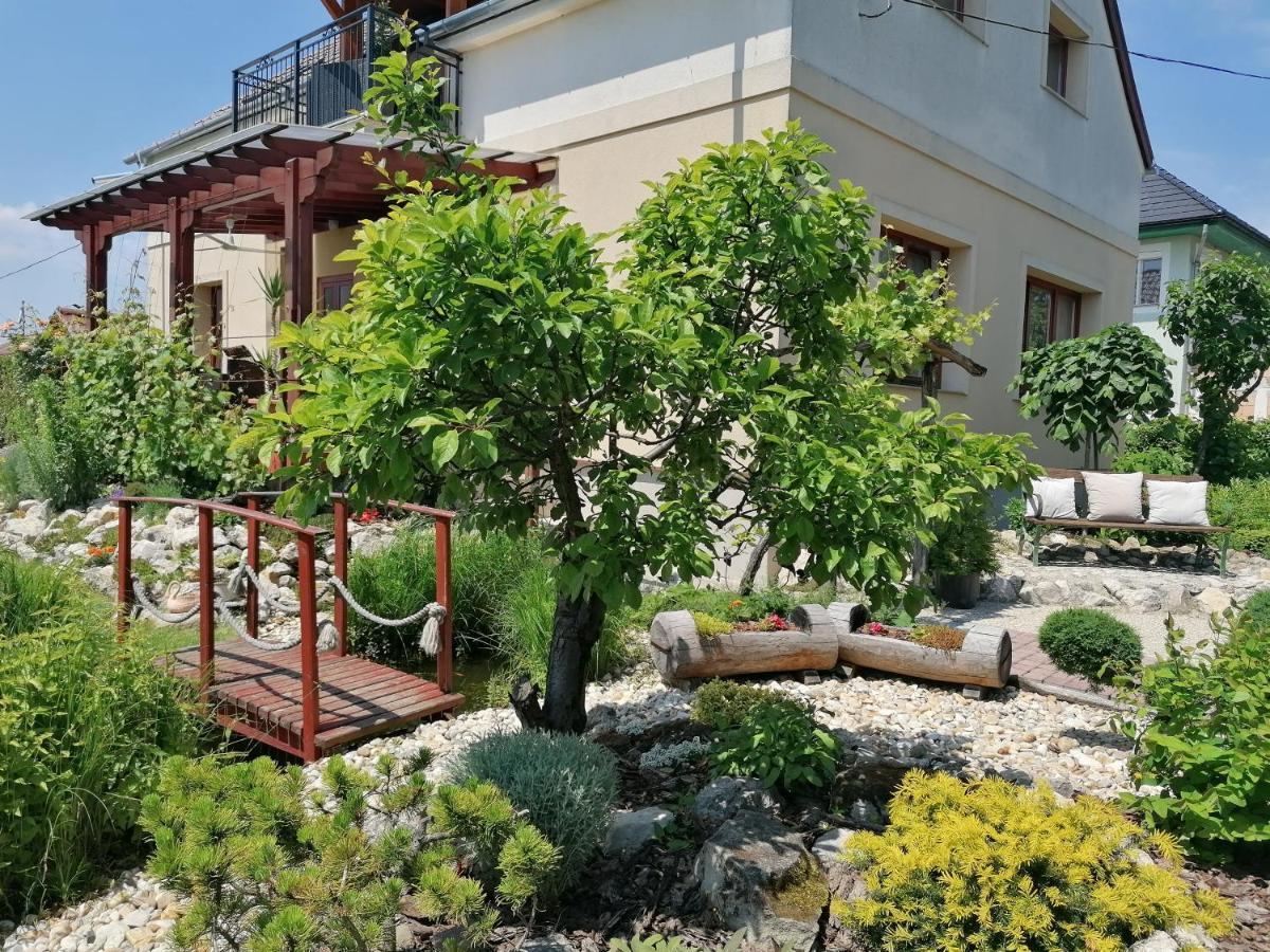 Marianna Apartman Денешдиаш Экстерьер фото